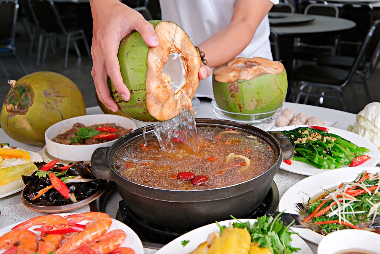 台中火鍋｜廣式養生功夫雞南屯必吃！適合聚餐、冬季進補，尾牙年菜開放預訂(免費停車、免服務費)